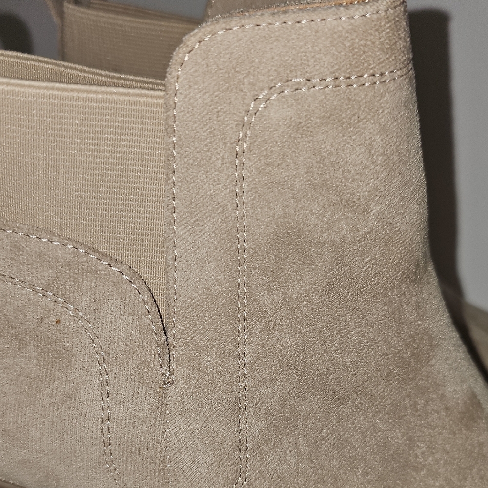 Dolce Vita Tan Ankle Boots with Chunky Sole and Elastic Panels - Picture 8 of 9